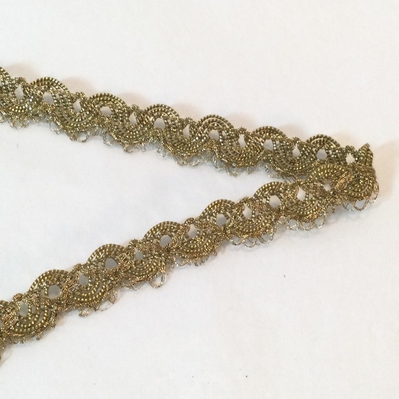 Lacy Gold Metallic Snake Braid 18 Yards - Picture 2 of 4